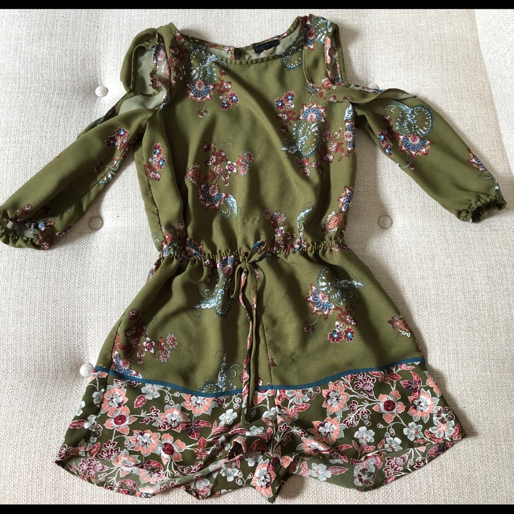 💫GREEN ROMPER SIZE SMALL💫